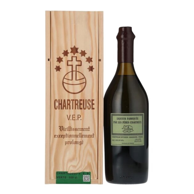 Chartreuse VEP Verte green herbal liqueur 1L bottle with wooden box
