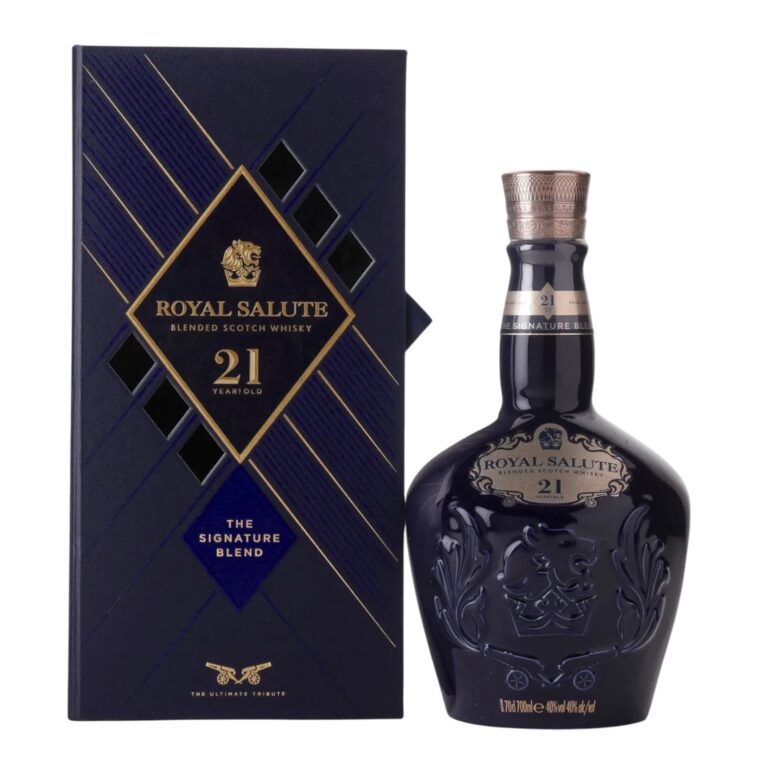 Royal Salute 21 Year Old The Signature Blend Blended Scotch Whisky 700ml bottle with gift box