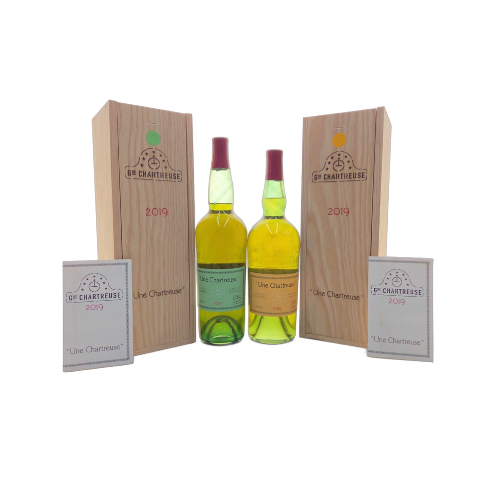 Duo Une Chartreuse Jaune Verte 2019 2019 Chartreuse "Une Chartreuse" Duo Yellow & Green Liqueur 1.4L - Image 1